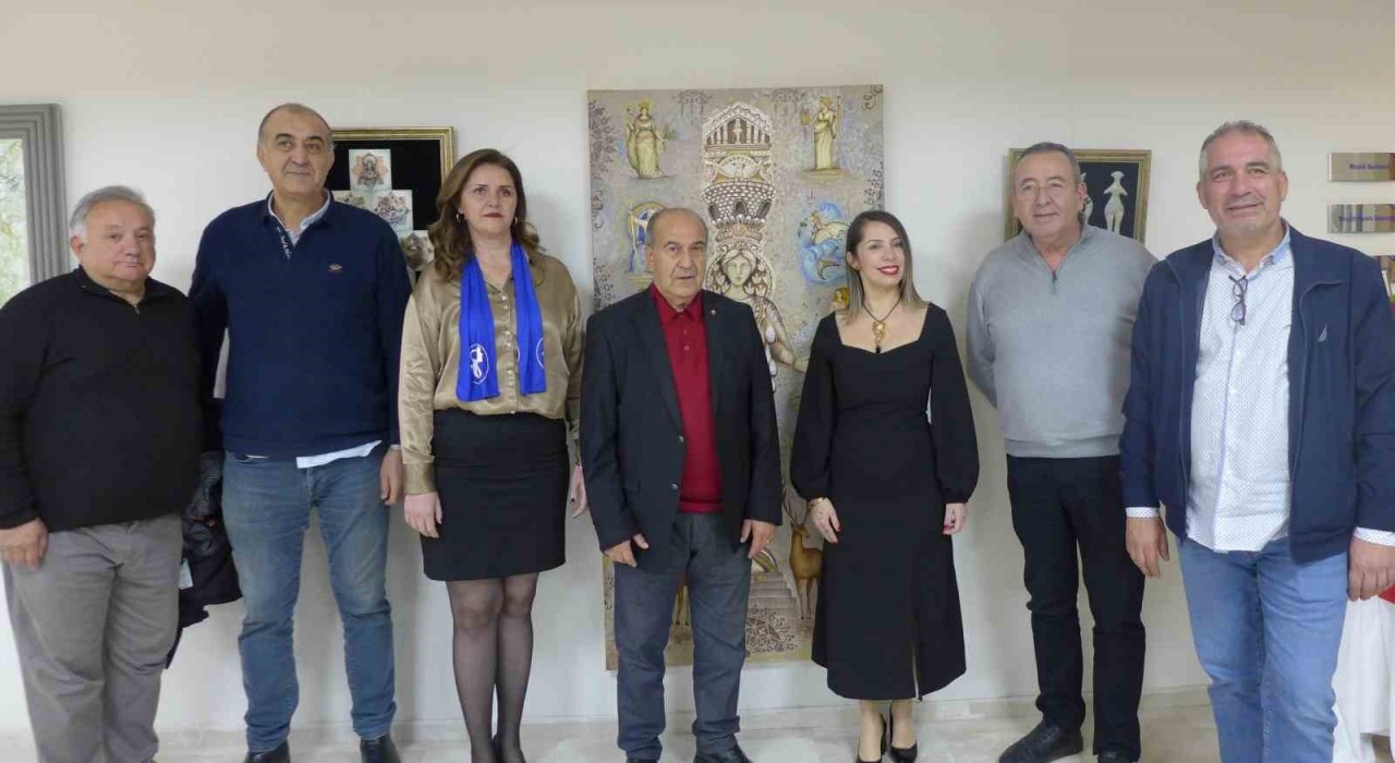 8 Martta 8 Kuşadalı Kadın Sanatçı Kuşadası Ticaret Odasında