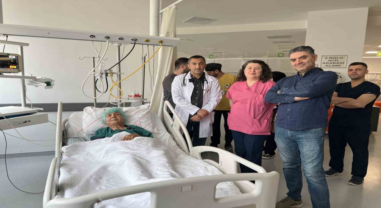90lık nine şifayı Manisa Şehir Hastanesinde buldu