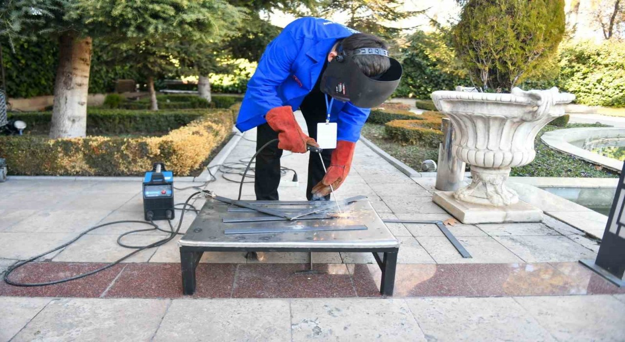 ABBnin düzenlediği panel usta çırak ilişkisi ve mesleki eğitimin geleceğine ışık tuttu