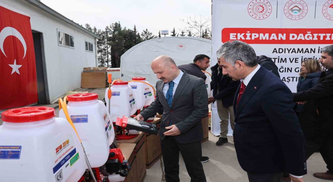 Adıyamanda motorlu sırt pülverizatörü ve budama makası dağıtımı yapıldı