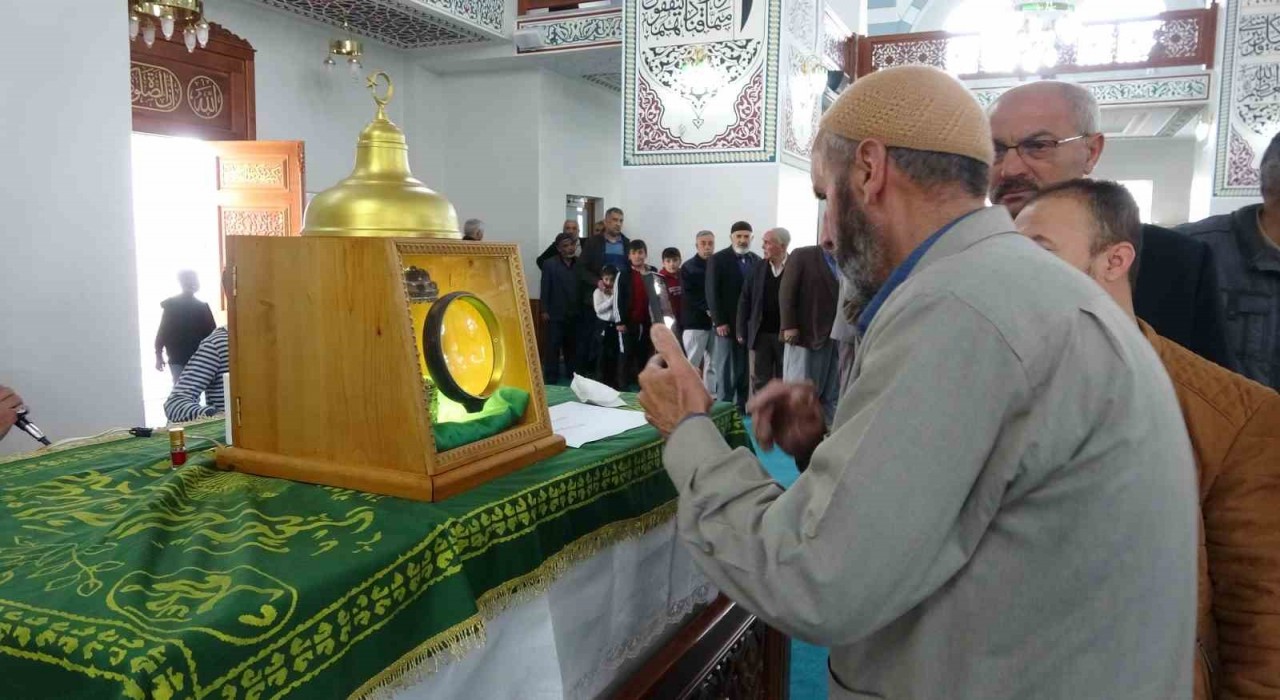 Adıyamanda Sakal-ı Şerife büyük ilgi