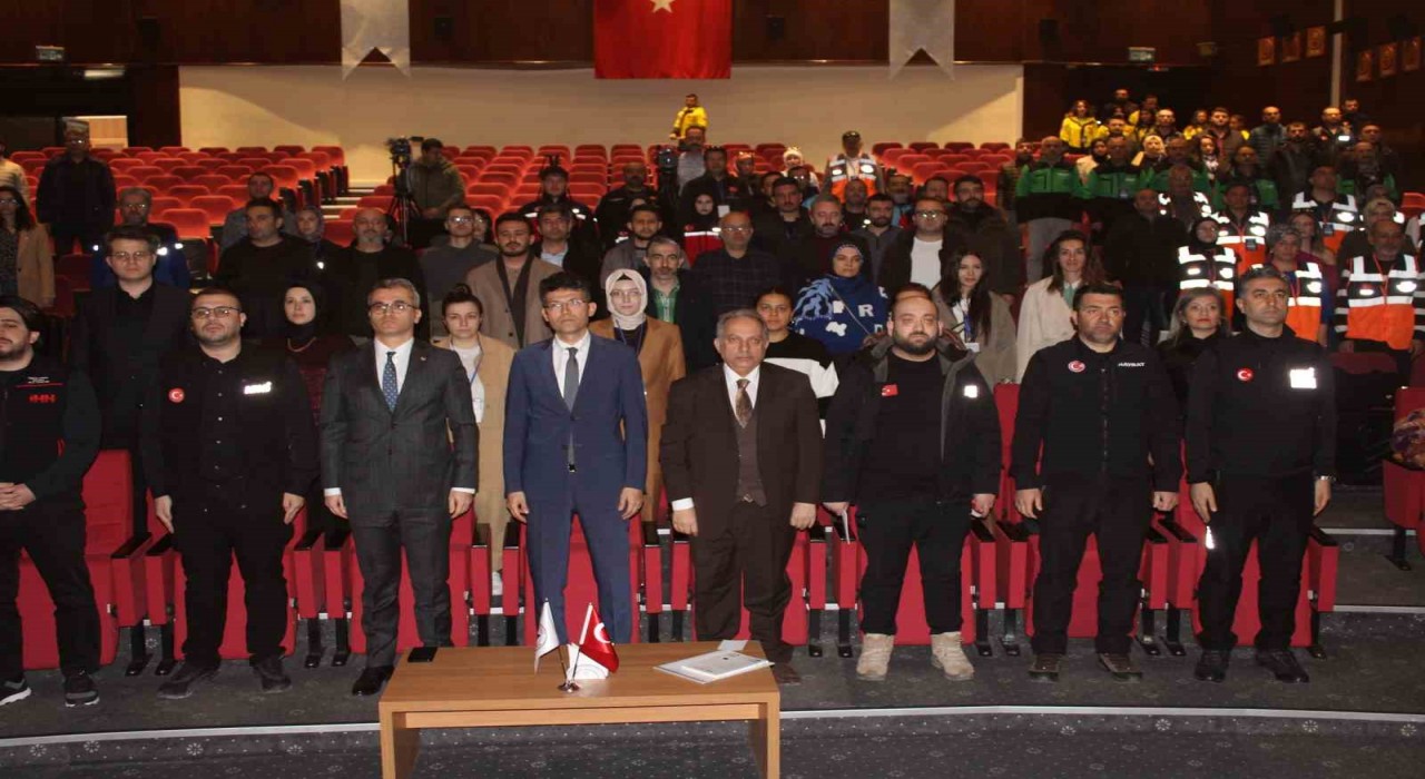 AFAD İl Müdürü Genç: Afete tek yumruk olarak cevap vermemiz gerekir