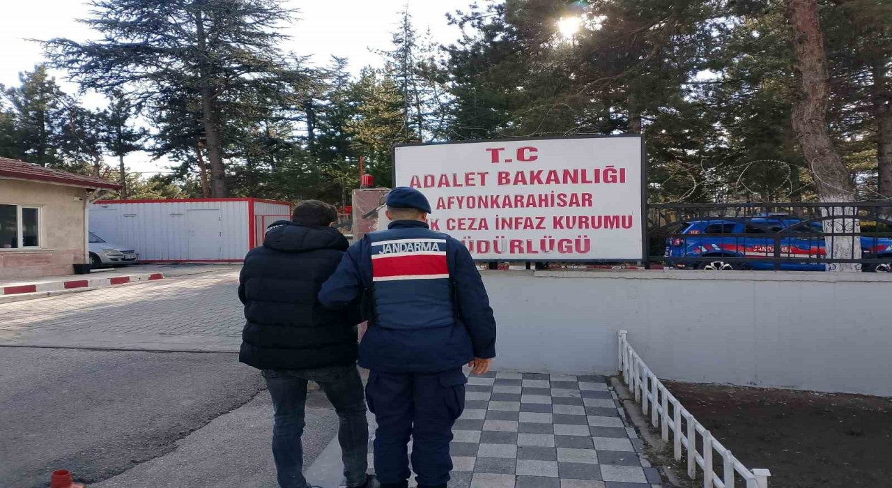 Afyonkarahisarda aranan şahıs yakalandı