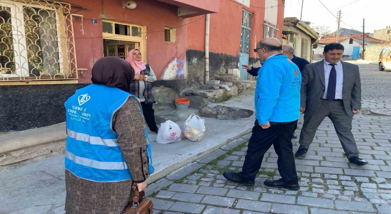 Afyonkarahisarda ihtiyaç sahiplerine Ramazan yardımı