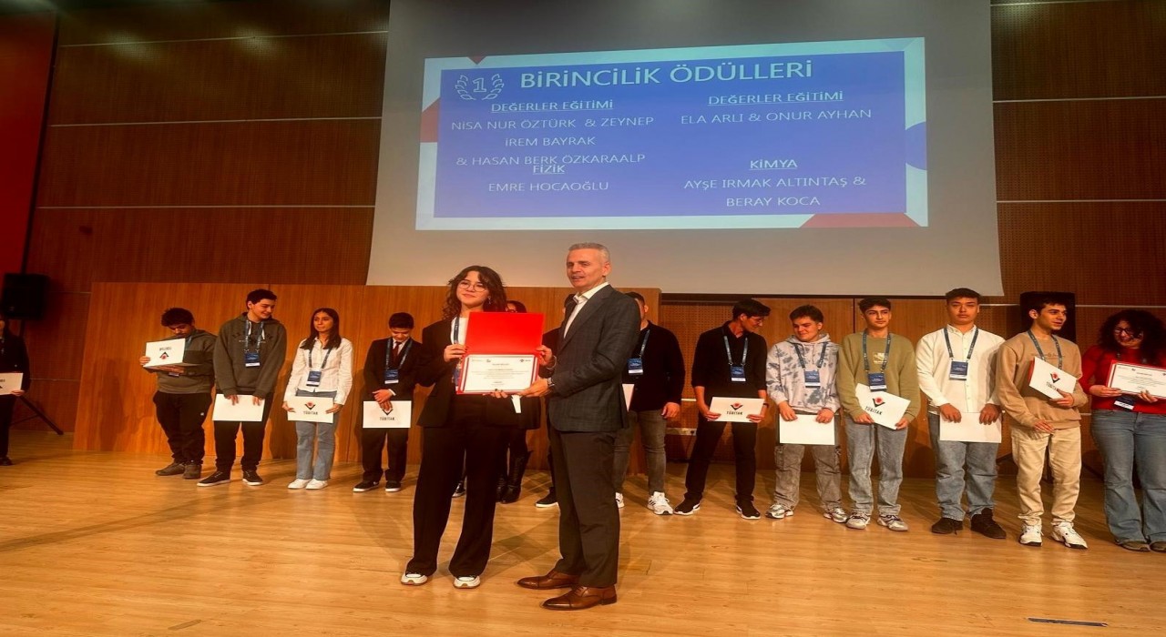 Afyonkarahisarlı lise öğrencilerinden yarışmada büyük başarı