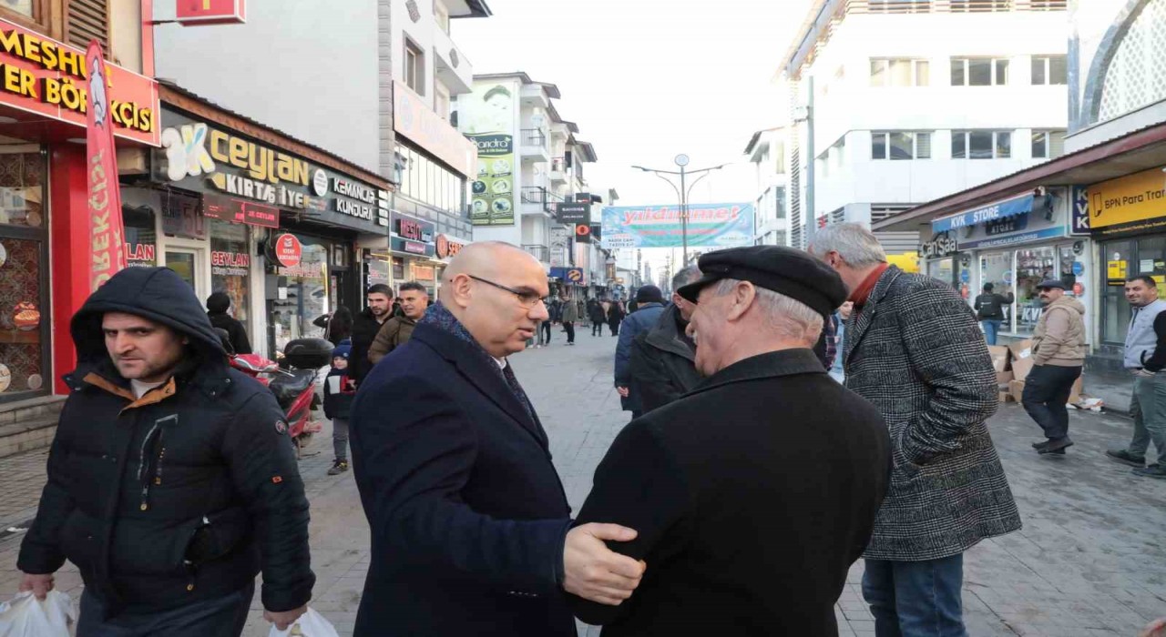 Ağrı Valisi Koç, Ramazanda esnaf ve vatandaşlarla buluştu