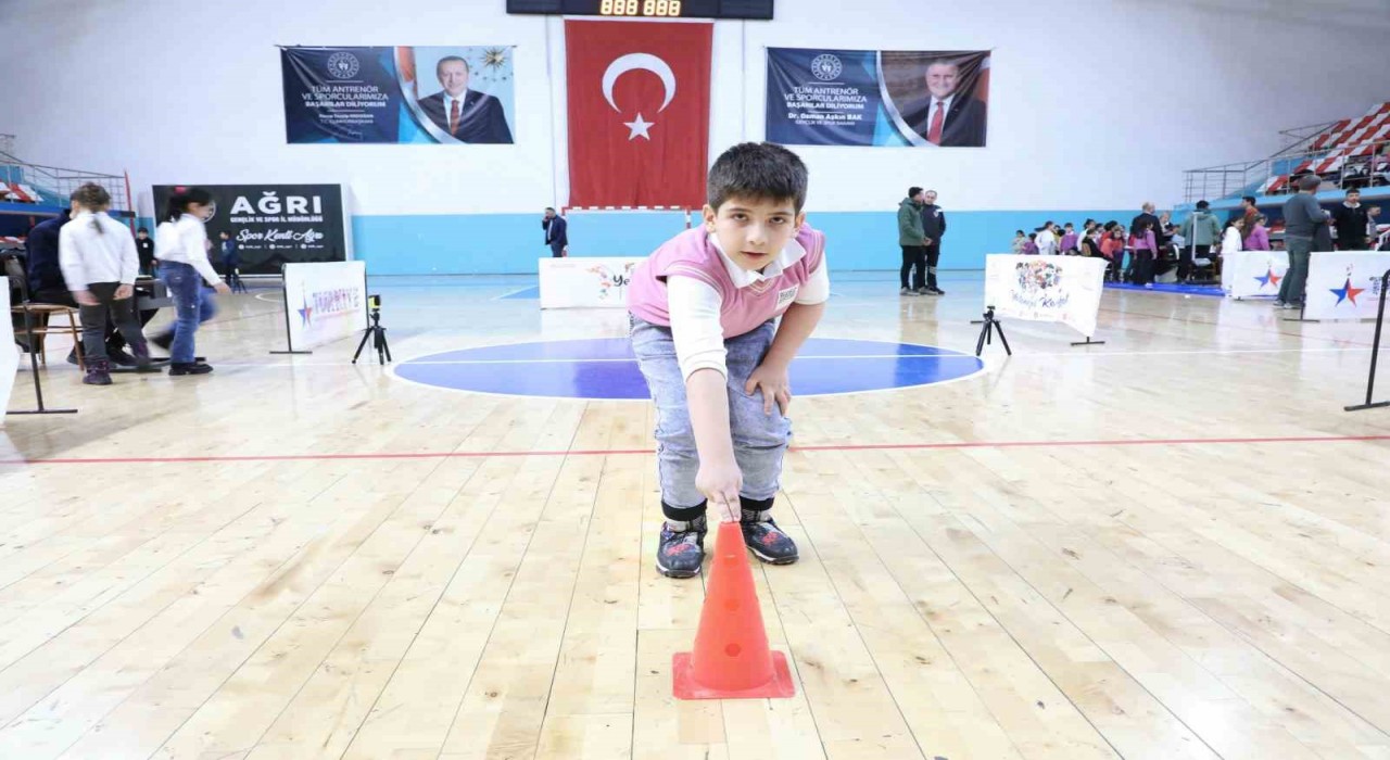 Ağrıda 13 öğrenci sportif yetenek taramasında geçecek