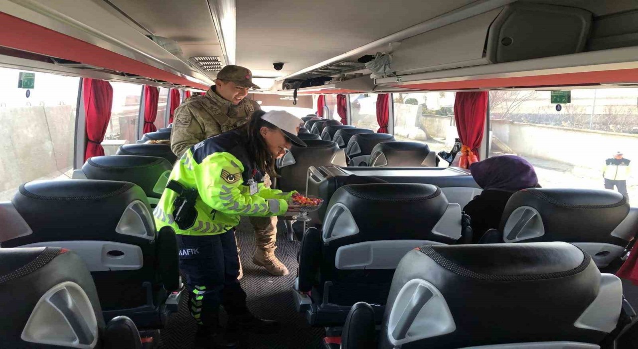 Ağrıda bayram tedbirleri: Trafik ve asayiş denetimleri aralıksız sürüyor