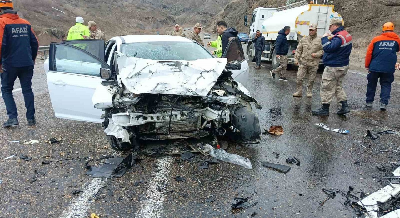 Ağrıda feci kaza: 1 ölü, 6 yaralı