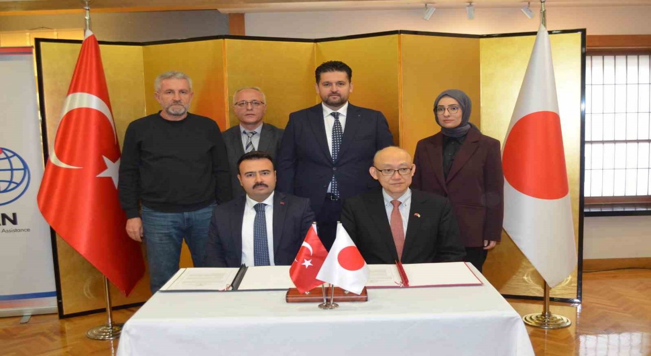 Ahlatta kadın istihdamına Japonya Büyükelçiliğinden hibe desteği