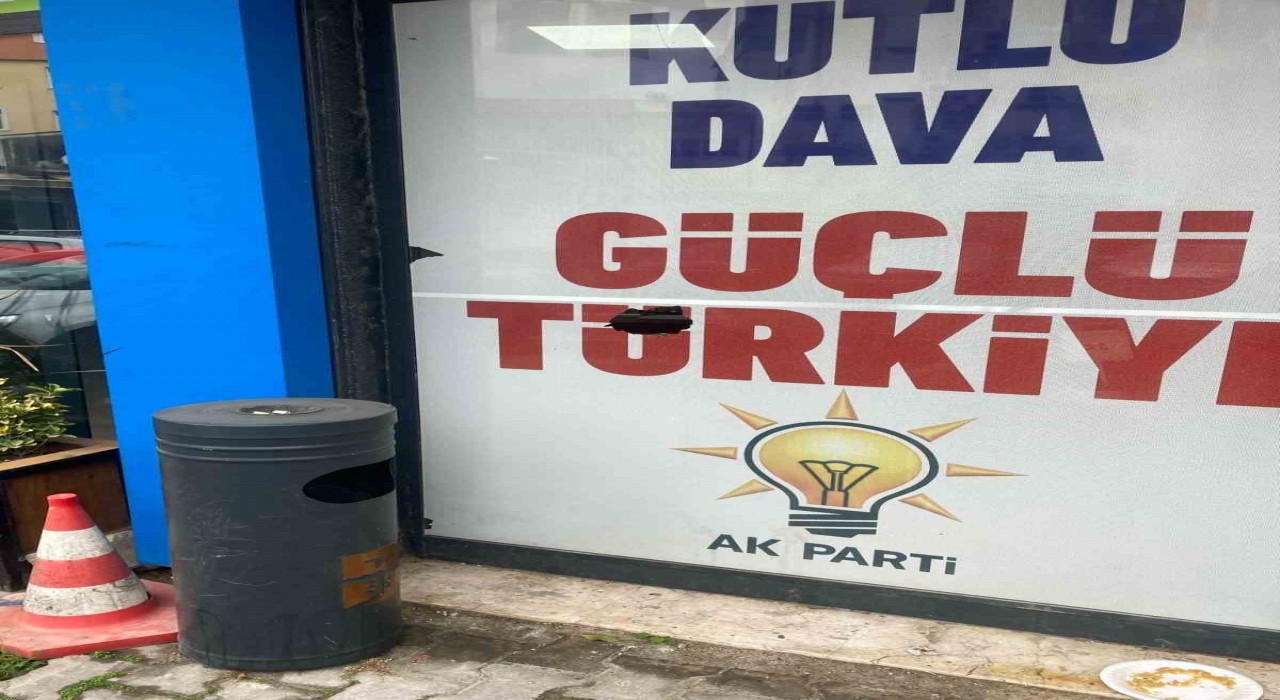 AK Parti İl Başkanı Mehmet Aydemirden Burhaniye İlçe Başkanlığına yapılan taşlı saldırıya tepki