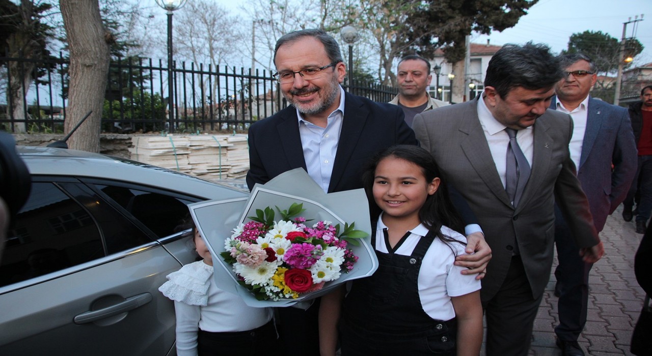 AK Parti İzmir Milletvekili Kasapoğlu, Kulada iftar programına katıldı