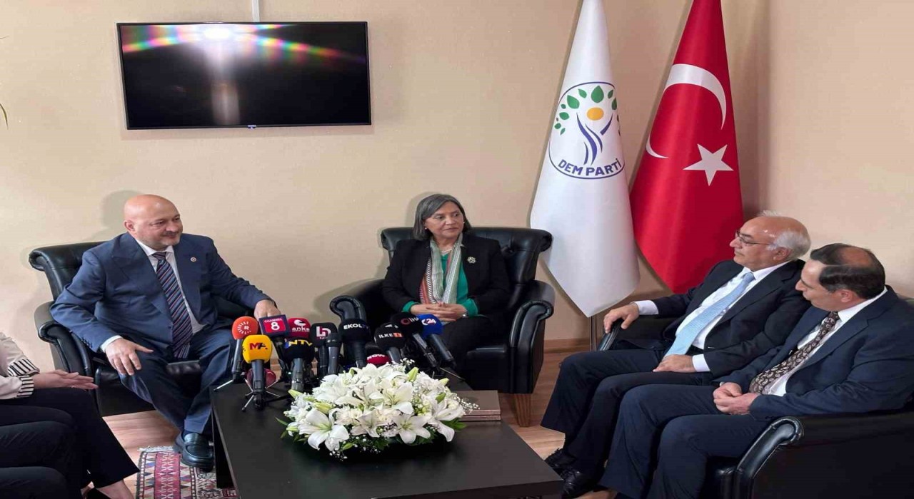 AK Partiden DEM Partiye bayram ziyareti