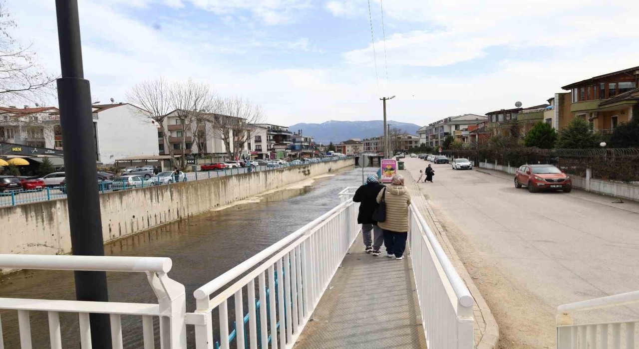 Akarca Yaya Köprüsüne engelli rampası