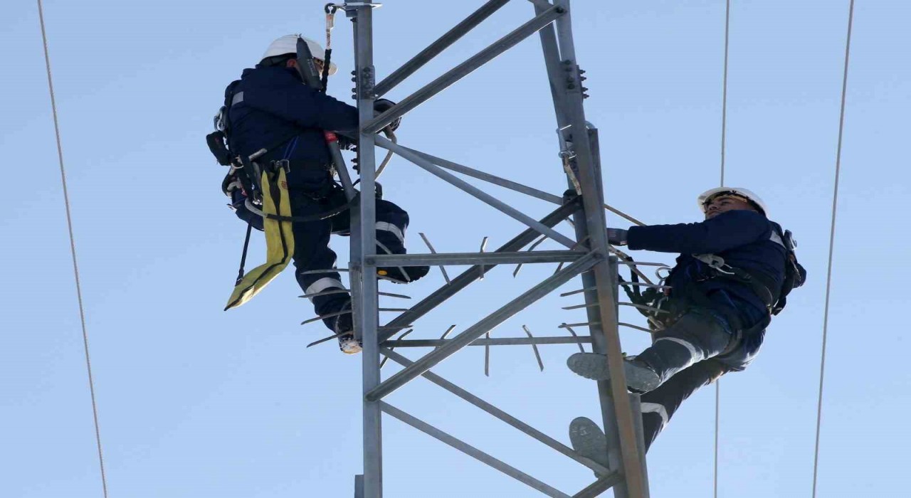 Akbaş; Bayramda kesintisiz enerji için sahadaydız