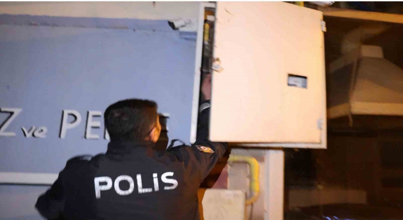 Aksarayda muhtemel yangın polisin dikkatiyle önlendi