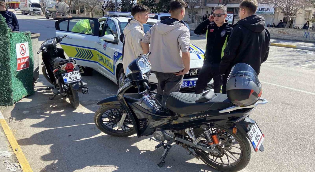 Aksarayda polis motosikletlerin peşinde