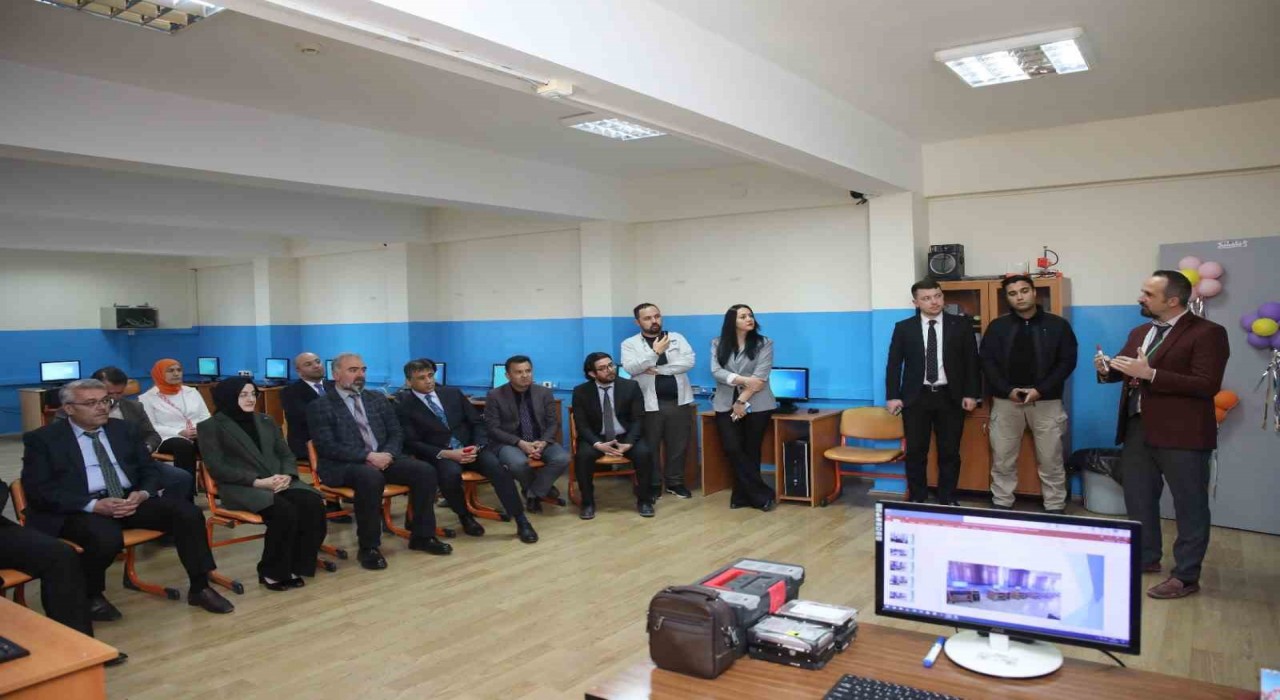 Akyurt TOKİ Ortaokulunda bilgisayar laboratuvarı kuruldu
