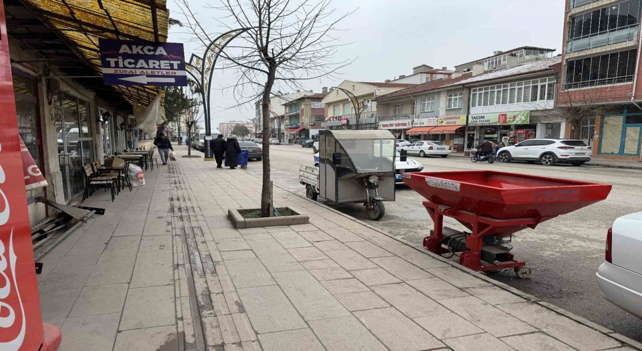 Alacada kaldırım işgaline geçit verilmeyecek