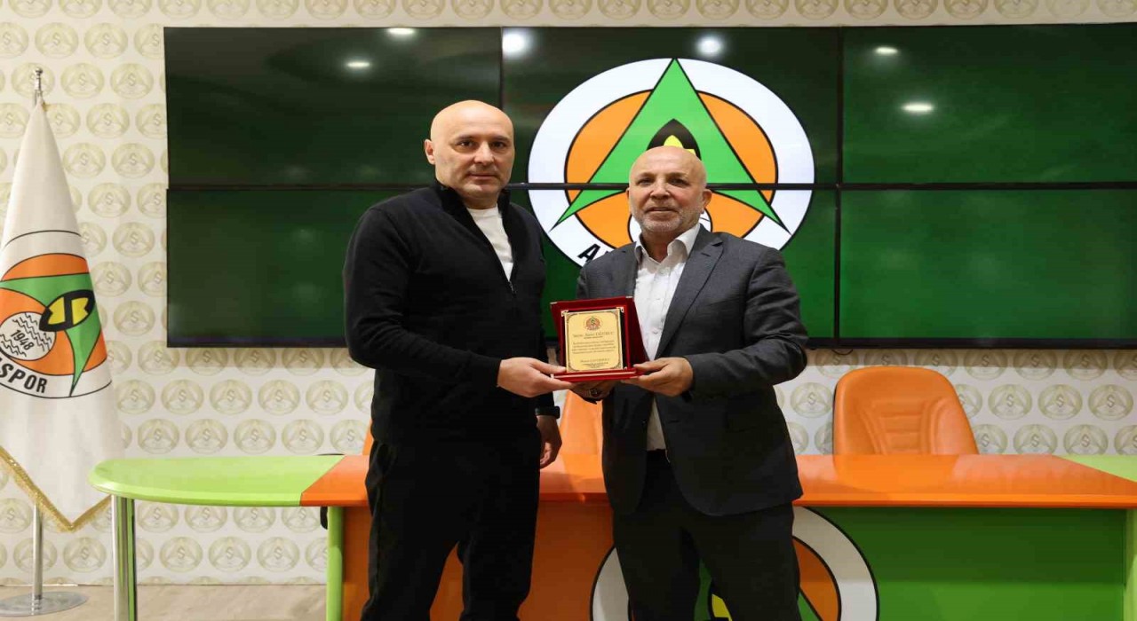 Alanyasporda Sami Uğurlu dönemi sona erdi