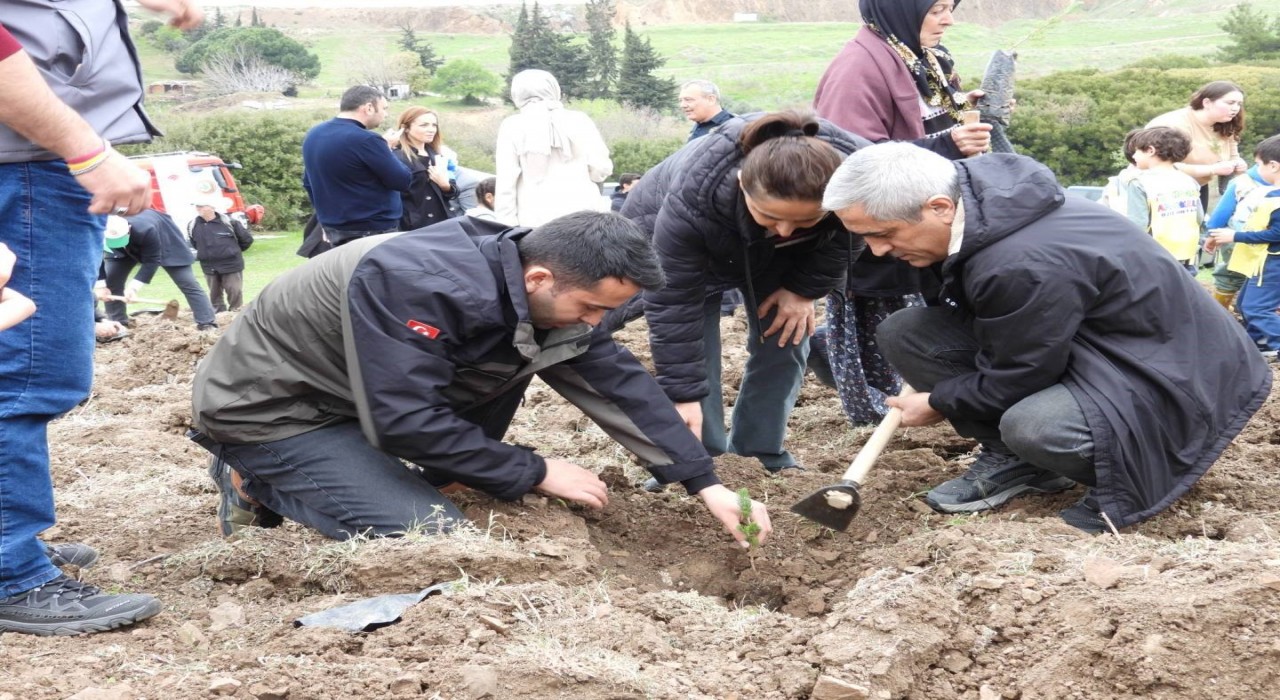 Aliağada Orman Haftasında bin adet fidan dikildi