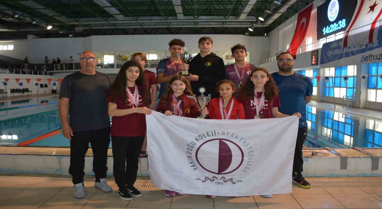 Altın kulaçlardan 14 madalya