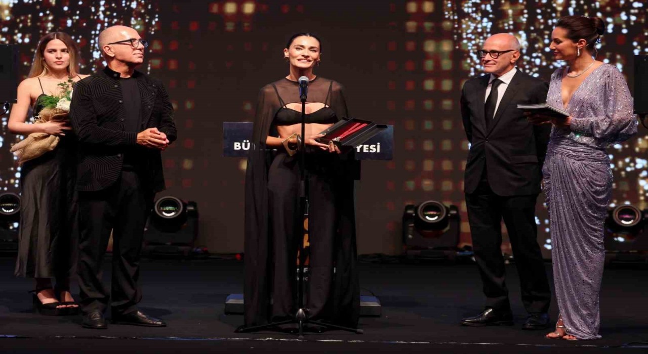 Altın Portakalda Onursal Nişan alan Saadet Işıl Aksoy ‘Confidente filmi ile Berlinde