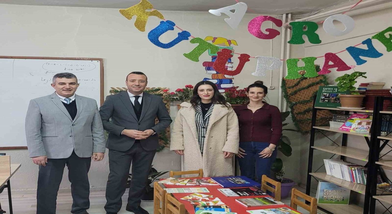 Altıntaşta Zafer İlkokulunda AGRO Kütüphanesi oluşturuldu