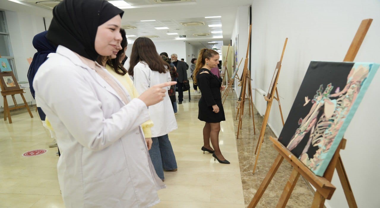 Anatomide sanat resim sergisi açıldı