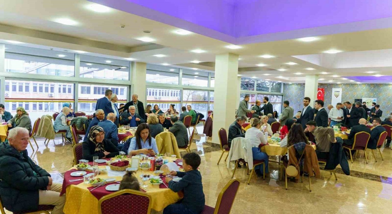 Ankaradaki Manisalılar iftarda bir araya geldi