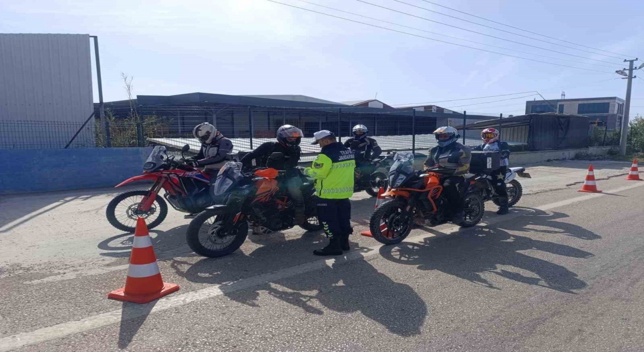 Antalyada jandarmanın motosiklet denetiminde 114 araç trafikten men edildi