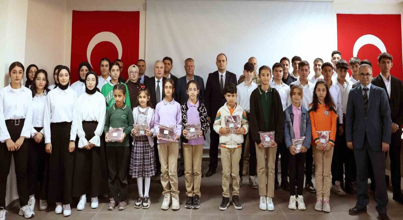 Arabanda İstiklal Marşının kabulü ve Milli Şair Mehmet Akif Ersoyu anma programı düzenlendi
