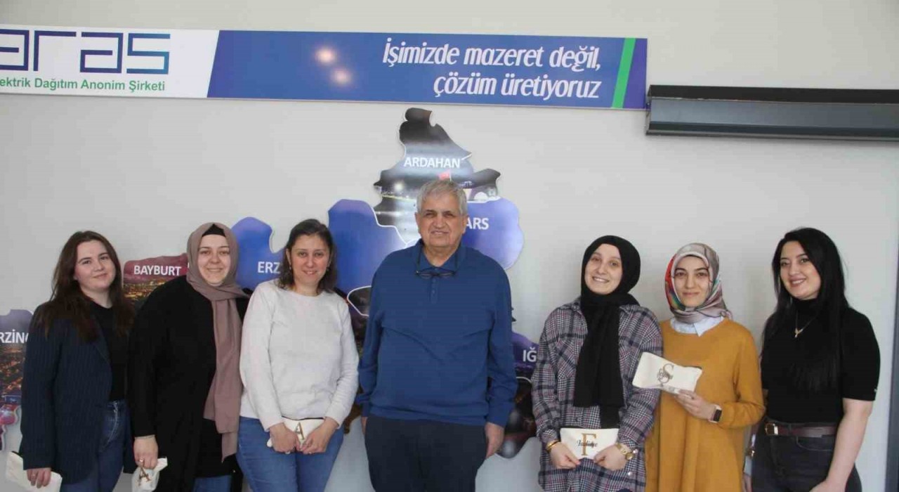 Aras EDAŞta kadın çalışanlara anlamlı 8 Mart kutlaması