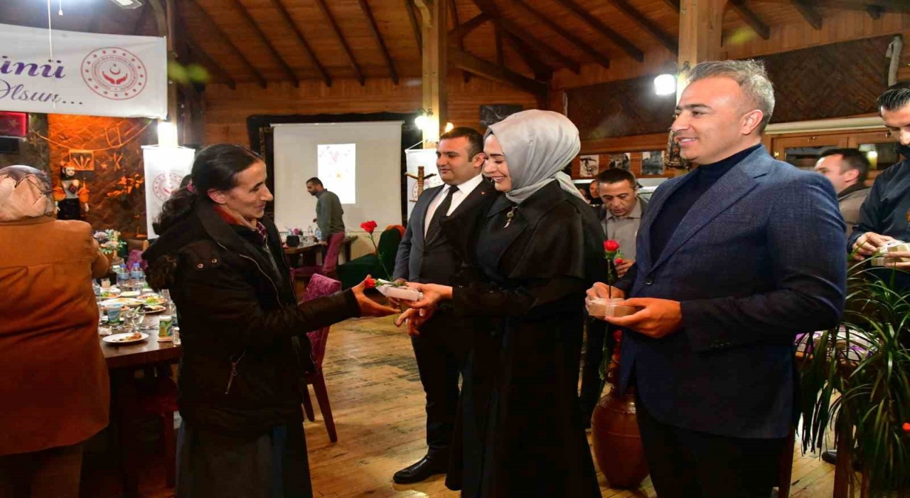 Ardahanda 8 Mart Dünya Kadınlar Günü İftar Programı düzenlendi