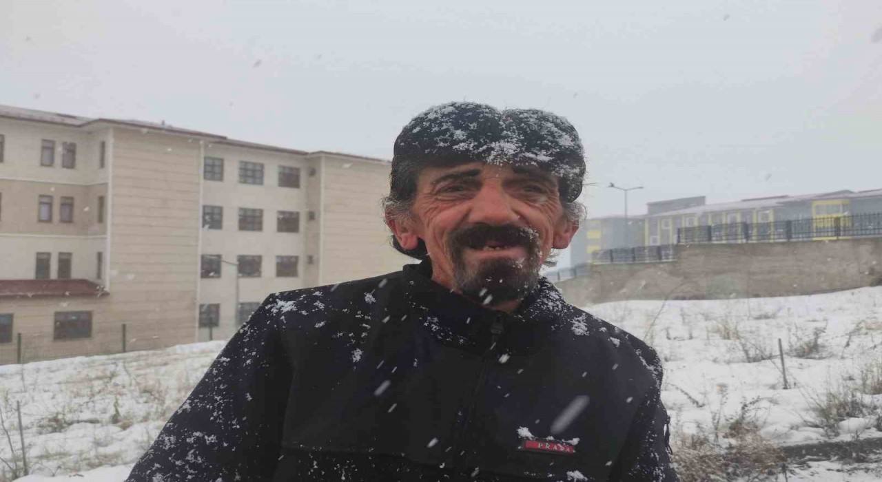 Ardahanda kar sürprizi