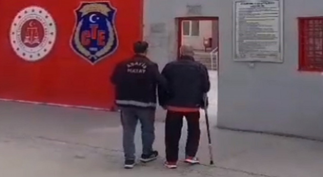 Arsuzda yakalanan dolandırıcılık şüpheli tutuklandı