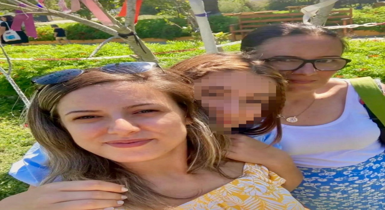 Avcılarda eski eşin öldürdüğü, anne ve kızı son yolcuğuna uğurlandı