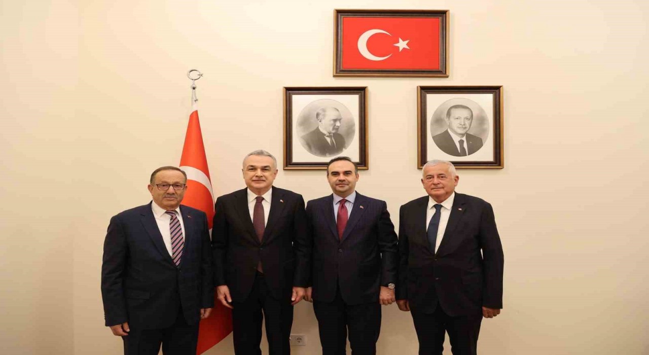 Aydın Ticaret Borsası heyeti Sanayi ve Teknoloji Bakanı Kacırla görüştü