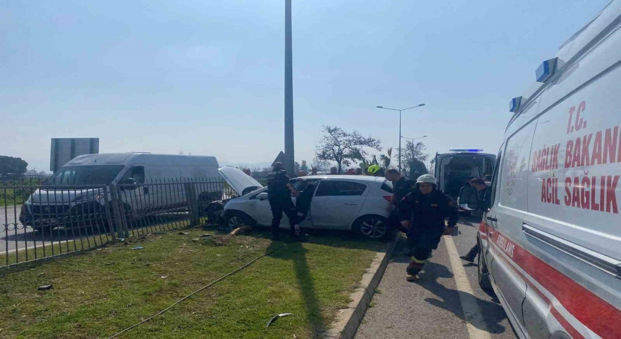 Aydında otomobil refüje çıktı: 1 yaralı