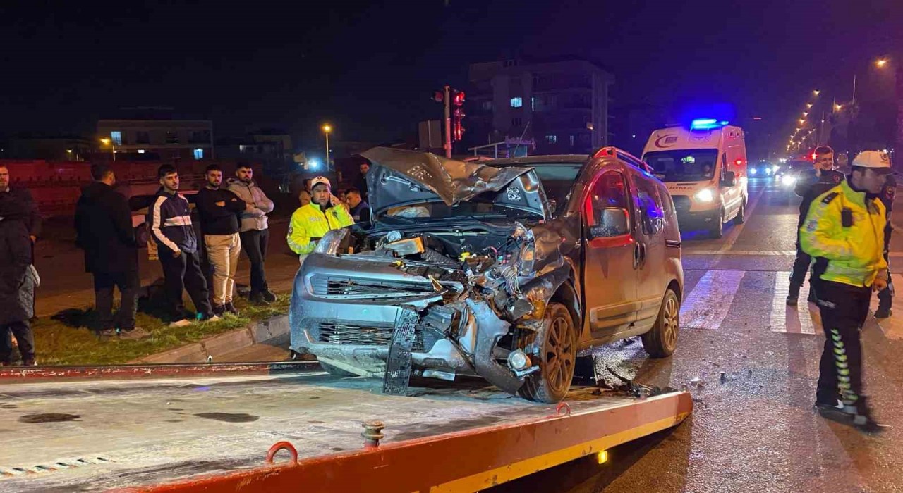 Aydında trafik kazası: 3 yaralı