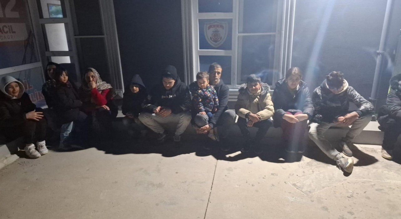Ayvacıkta 13 kaçak göçmen yakalandı