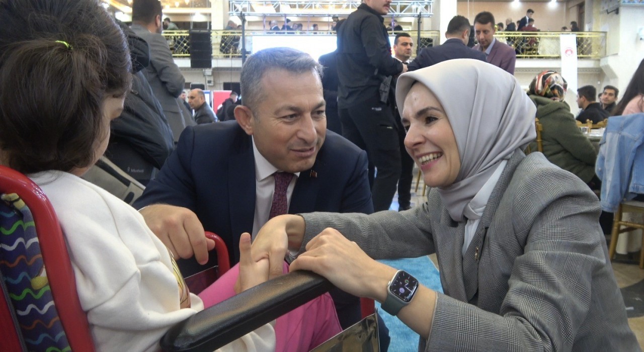 Bakan Göktaş Kiliste iftar programına katıldı
