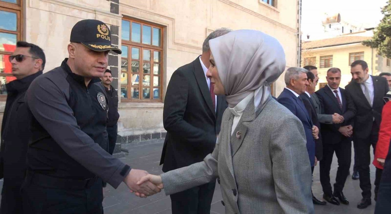 Bakan Göktaş Kiliste temaslarda bulundu
