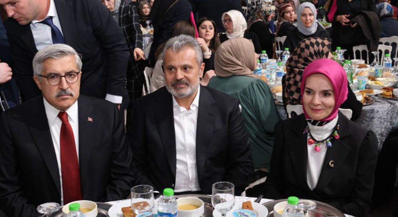 Bakan Göktaş ve Başkan Öntürk, Hataylı Kadınlarla Bir Araya Geldi