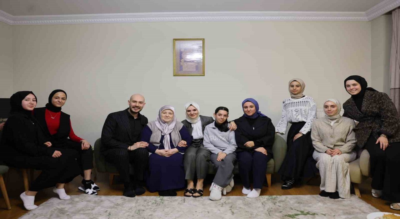 Bakan Göktaştan şehit ailesine ziyaret