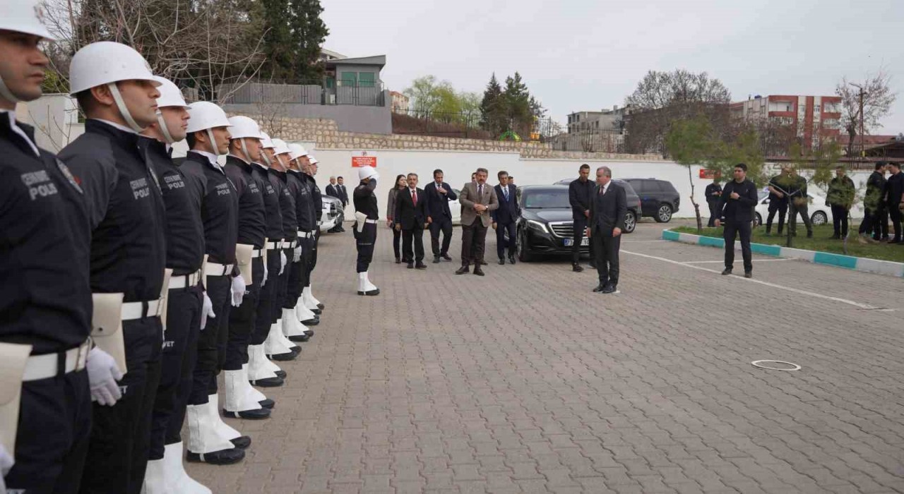 Bakan Güler: Amasız fakatsız, bir an önce fesih kararını alması derhal ve koşulsuz olarak silahları teslim etmesi şarttır