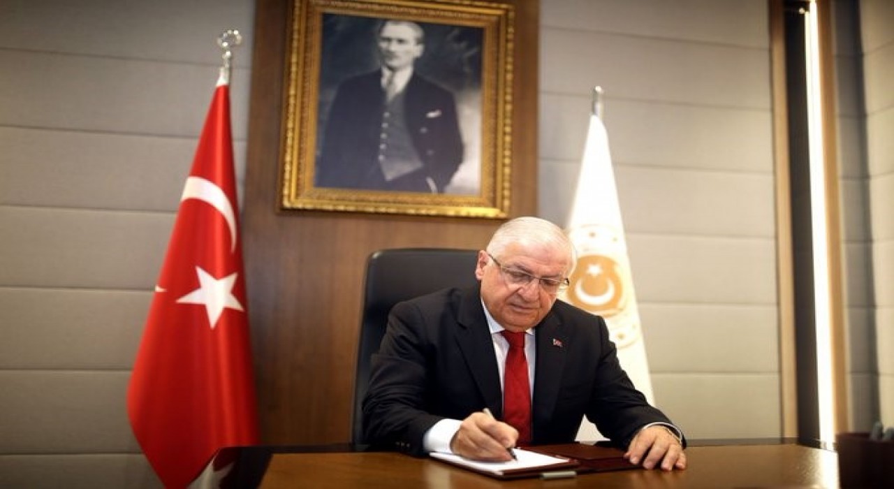 Bakan Güler: Çanakkaleyi tarihimize altın harflerle yazdıran Gazi Mustafa Kemal Atatürk ve ecdadımızı şükranla yâd ediyorum