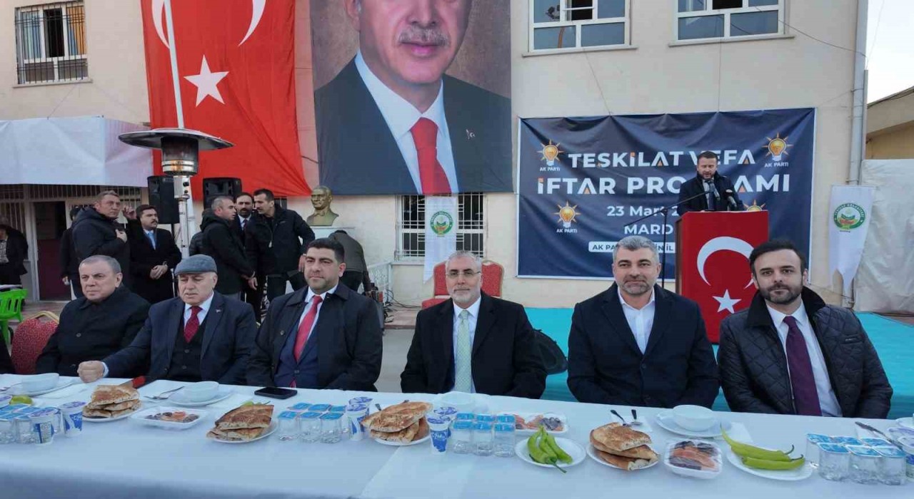 Bakan Işıkhan Mardinde Vefa Buluşması İftar Programına katıldı