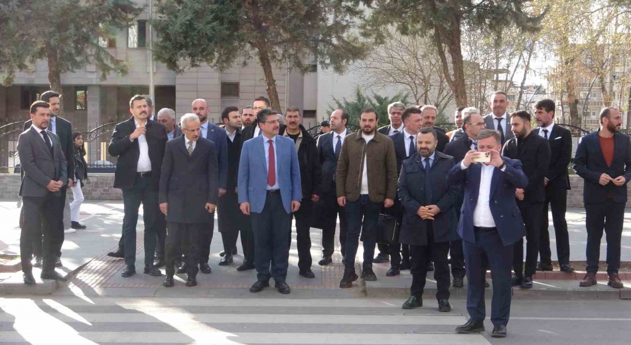 Bakan Uraloğlu, Batmanda vatandaşlarla buluştu