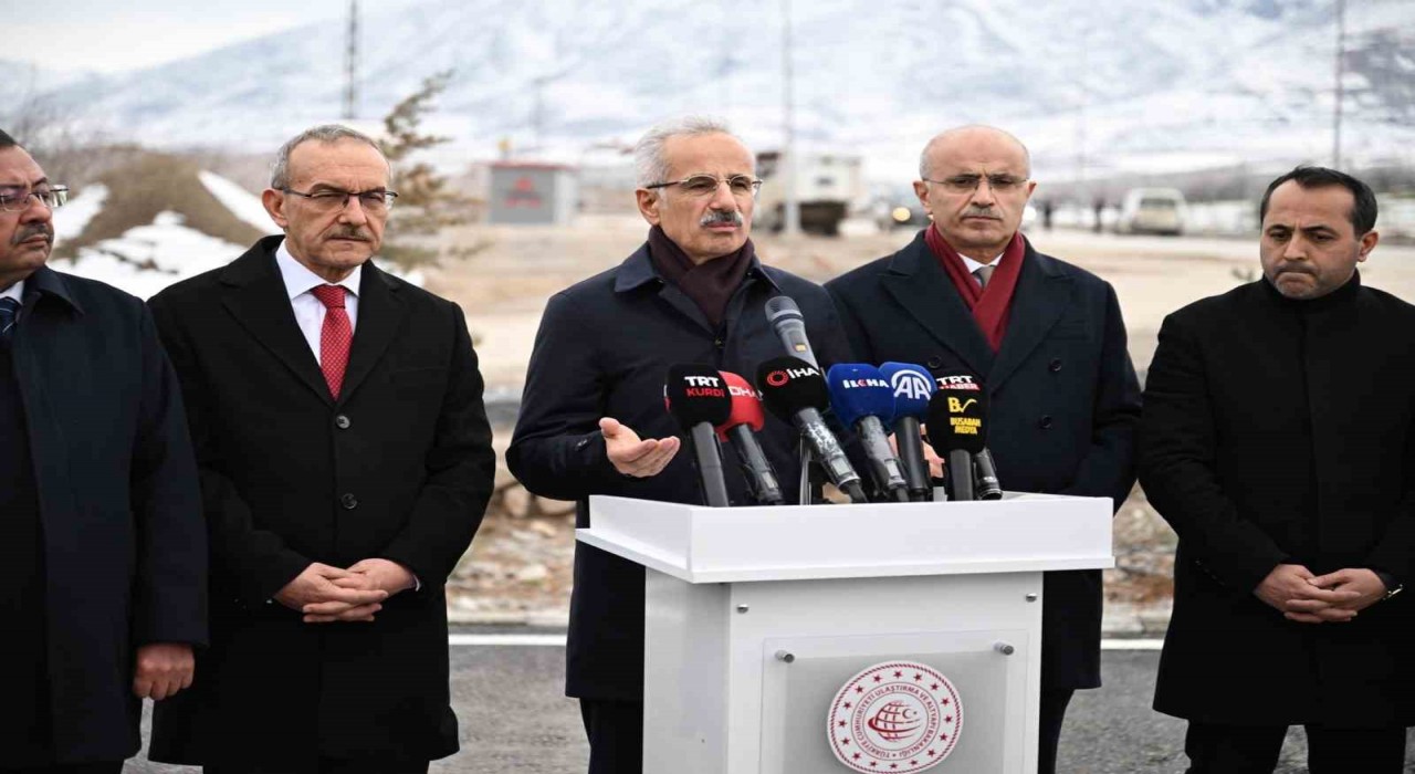Bakan Uraloğlu, Malatyada deprem konutları ve altyapı çalışmalarını inceledi